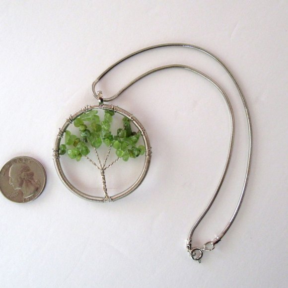 Faux jade wire wrapped silver tree of life pendant & 14" chain - Picture 4 of 5